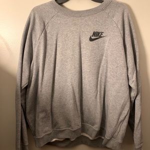 NEVER WORN NIKE SWEATSHIRT